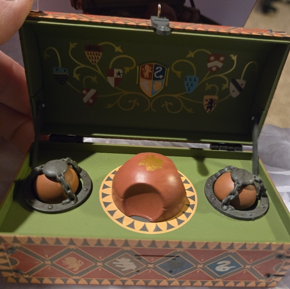 Hallmark Ornament Harry Potter Quidditch Set - Picture 3 of 7